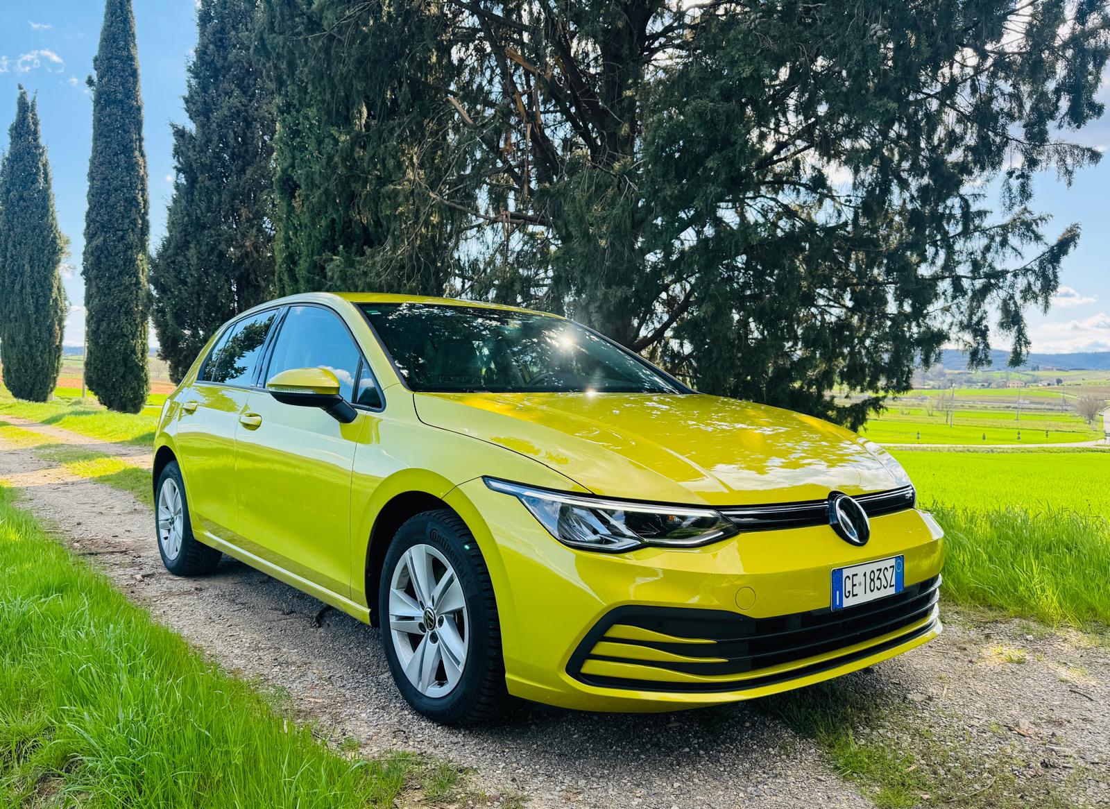 Volkswagen Golf VIII 1.0 eTsi Hybrid - immagine 2