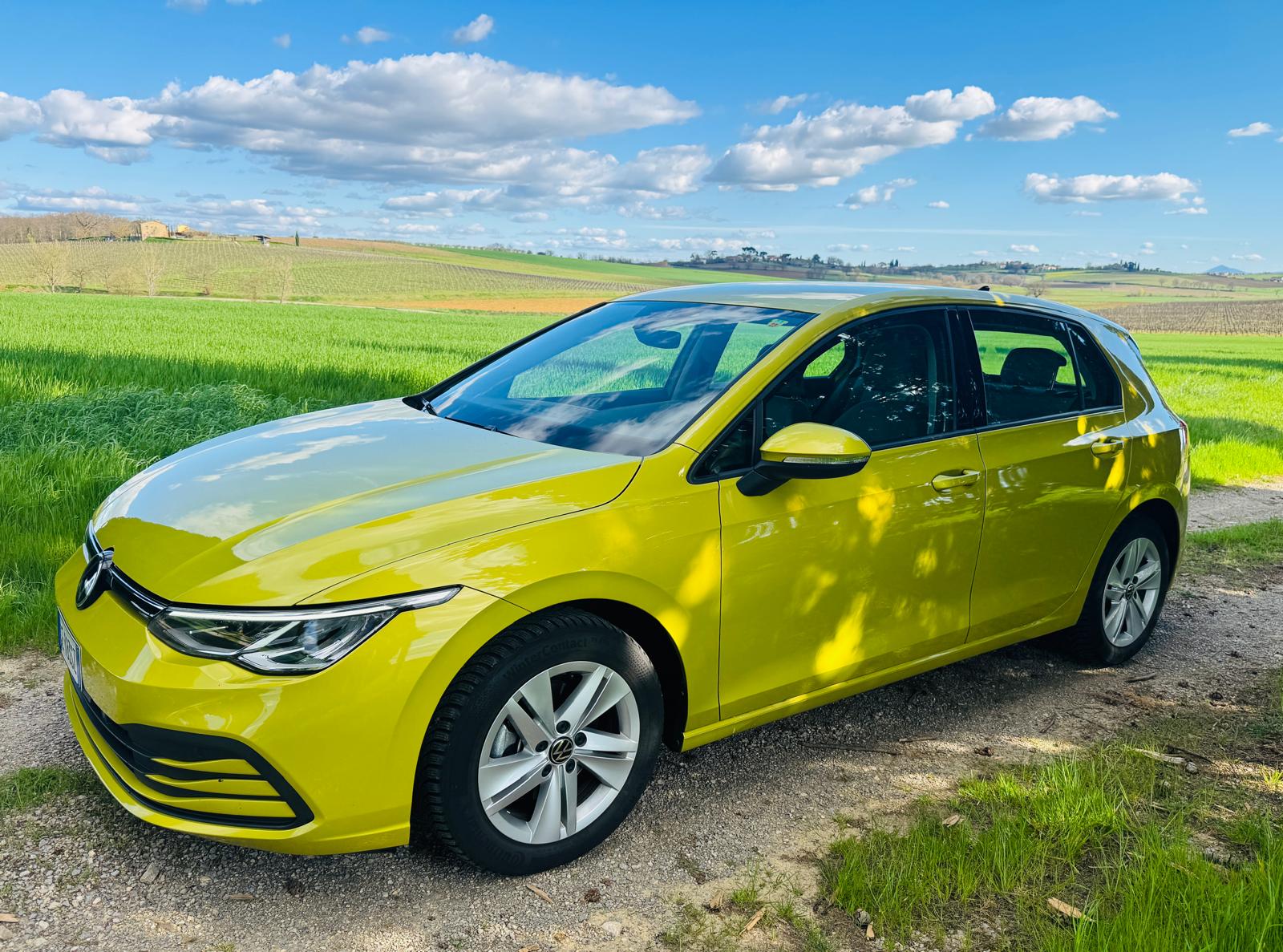 Volkswagen Golf VIII 1.0 eTsi Hybrid - immagine 3
