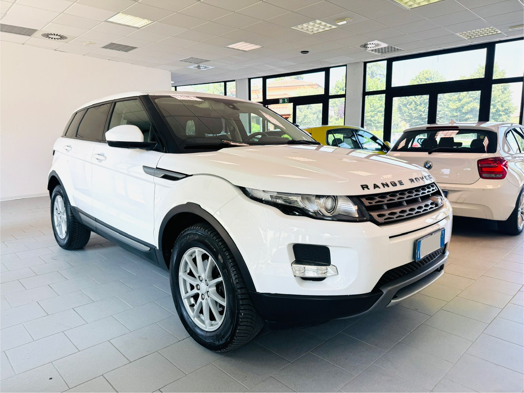 Land Rover Range Rover Evoque Limited 2.2 Sd4 5p. Limited - immagine 2